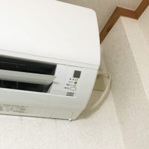 エアコンから水漏れ!?慌てなくて良いように夏本番前に確認とお手入れを。